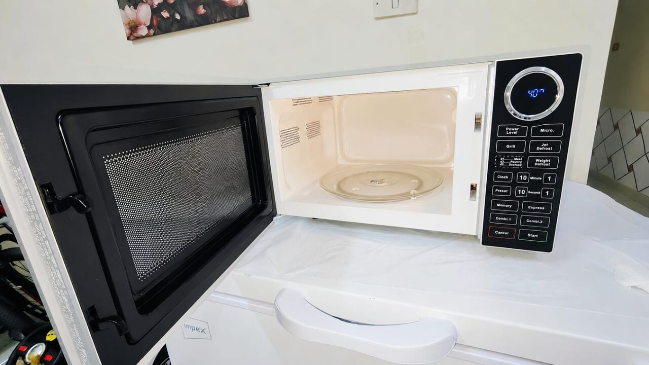 Jeddah, Household Items, SAR 70,  Ikon Microwave 25 Liters At Low Price