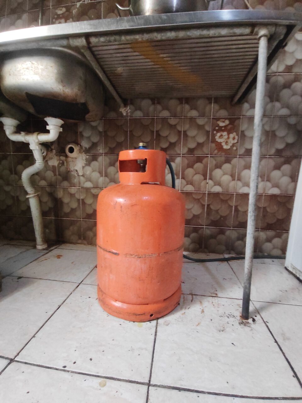 Al Salam, Air Conditioners, SAR 90,  Empty LPG Gas Cylinder For Sale