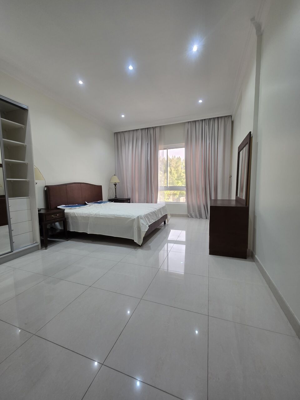 Adliya, Apartments, Flats, Houses & Villas, BHD 525/month,  3 BR,  ;ATHROOM Hall Kitchen Open With Electricity Fully Balcony  Furnished Car Parking