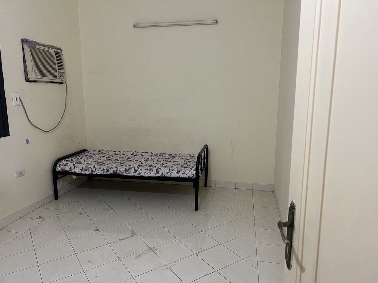 Al Aziziyah, Rooms for Rent, SAR 1/month,  Furnished,  Room Available In Aziza Rehab For Only One Bachelor With Mini Furnished