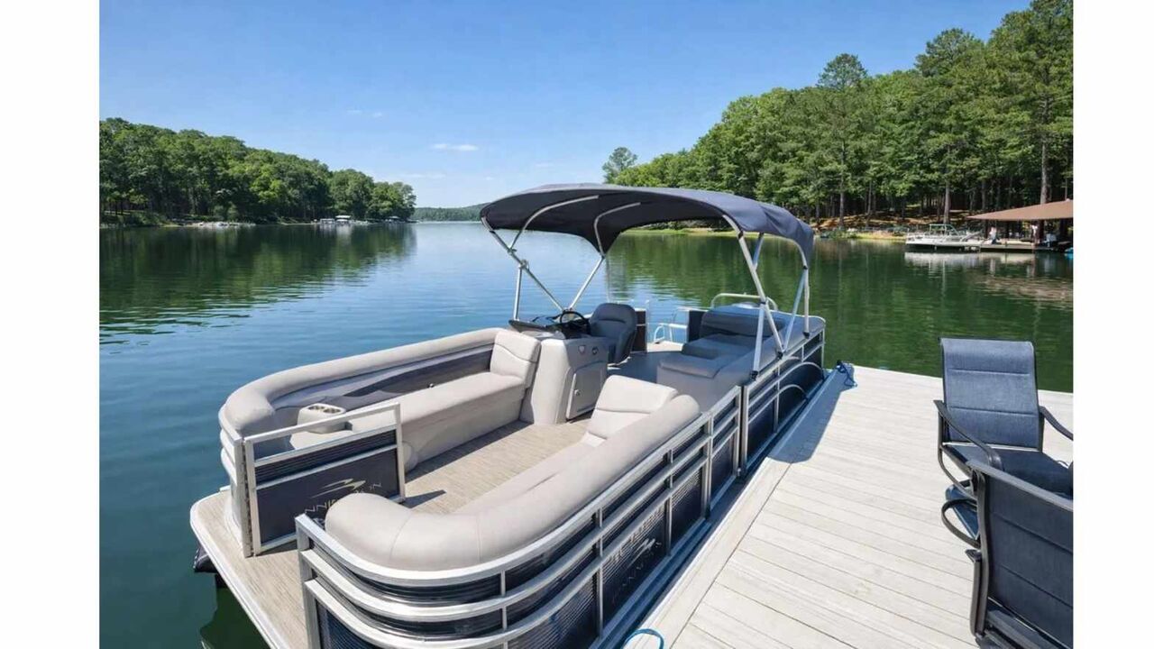 New York, Business, Pontoon Boat Rentals Near You For Relaxing Cruises And Scenic Lake Views