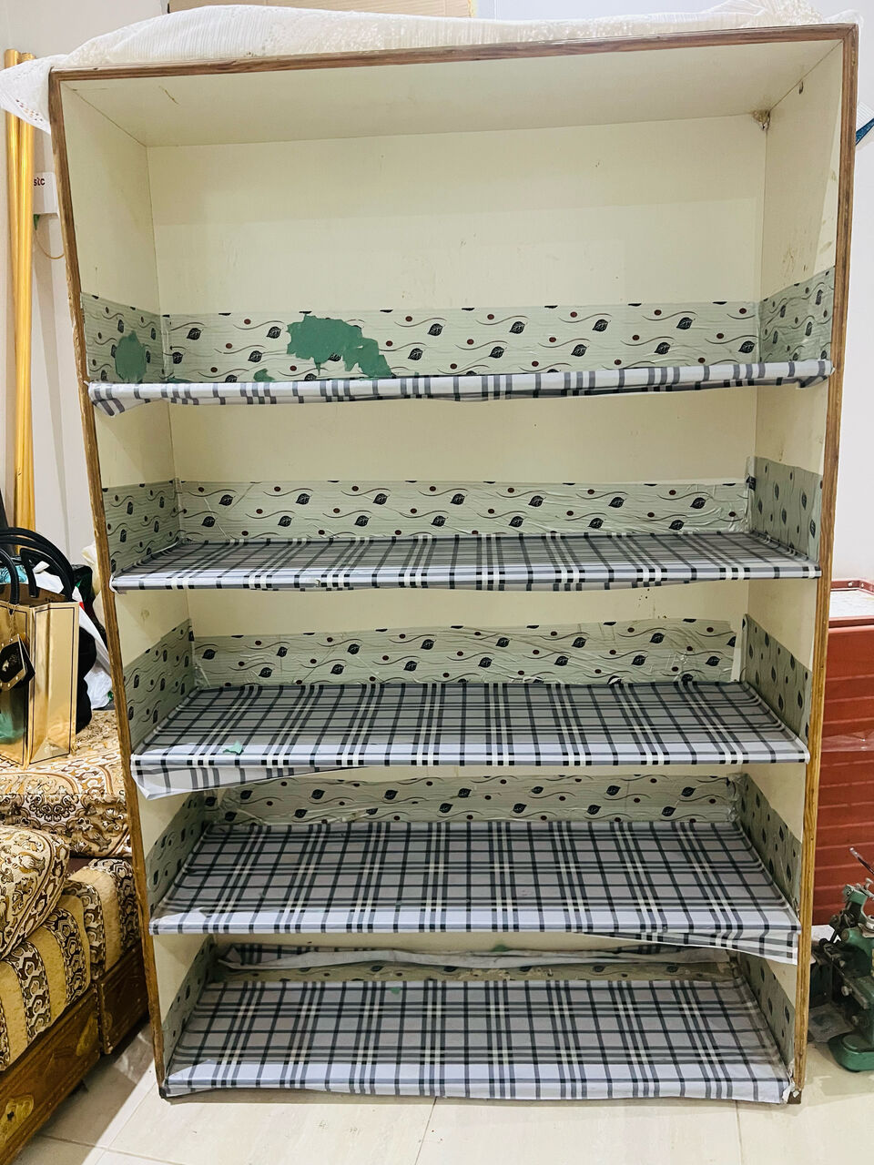 Makkah, Household Items, SAR 1,  Sofa 50 Riyal, Shelf 80 Riyal, Cabinet Free