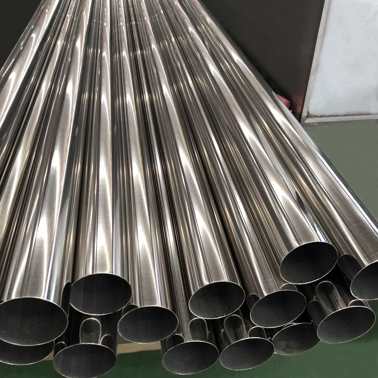 Mumbai, Heavy Equipment, INR 2000,  Corrosion-Resistant Stainless Steel Pipes At Competitive Prices
