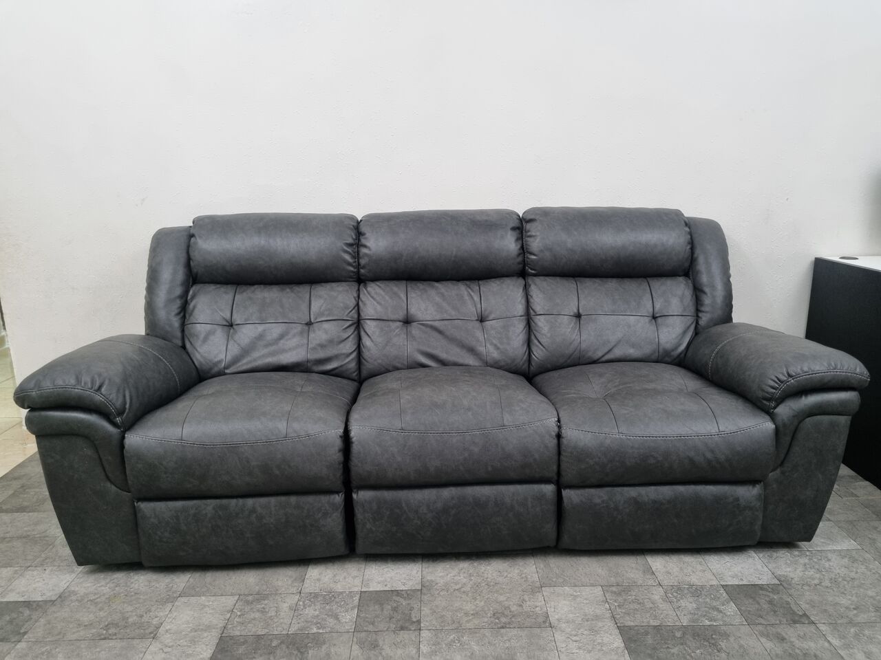 Yanbu, Furniture, SAR 2000,  Bradely Recliner Set - 5 Seaters