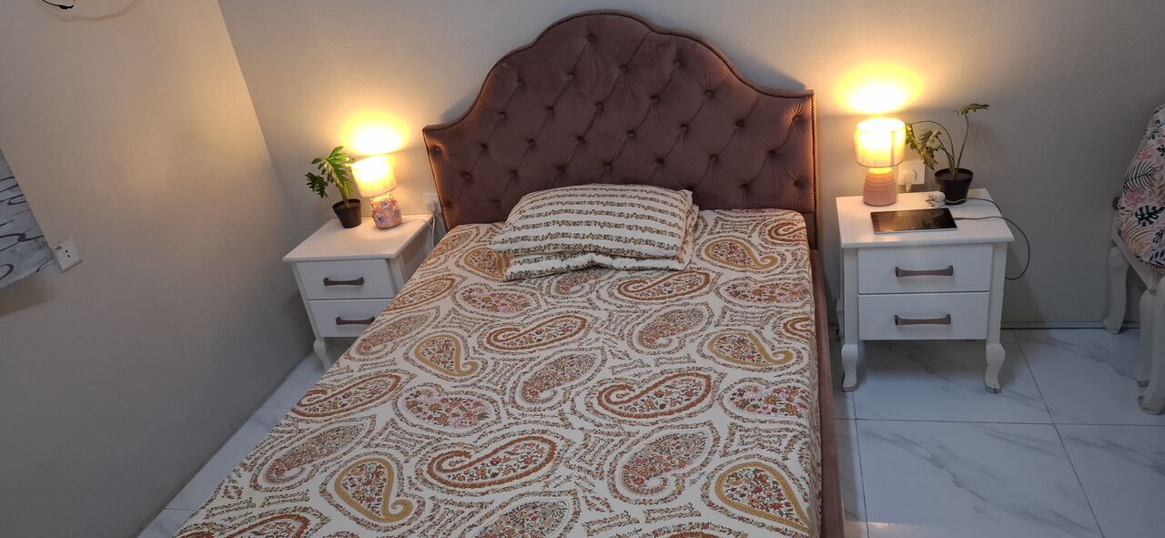 Riyadh, Furniture, SAR 650,  Selling: Queen Bed With Mattress And 2 Side Tables