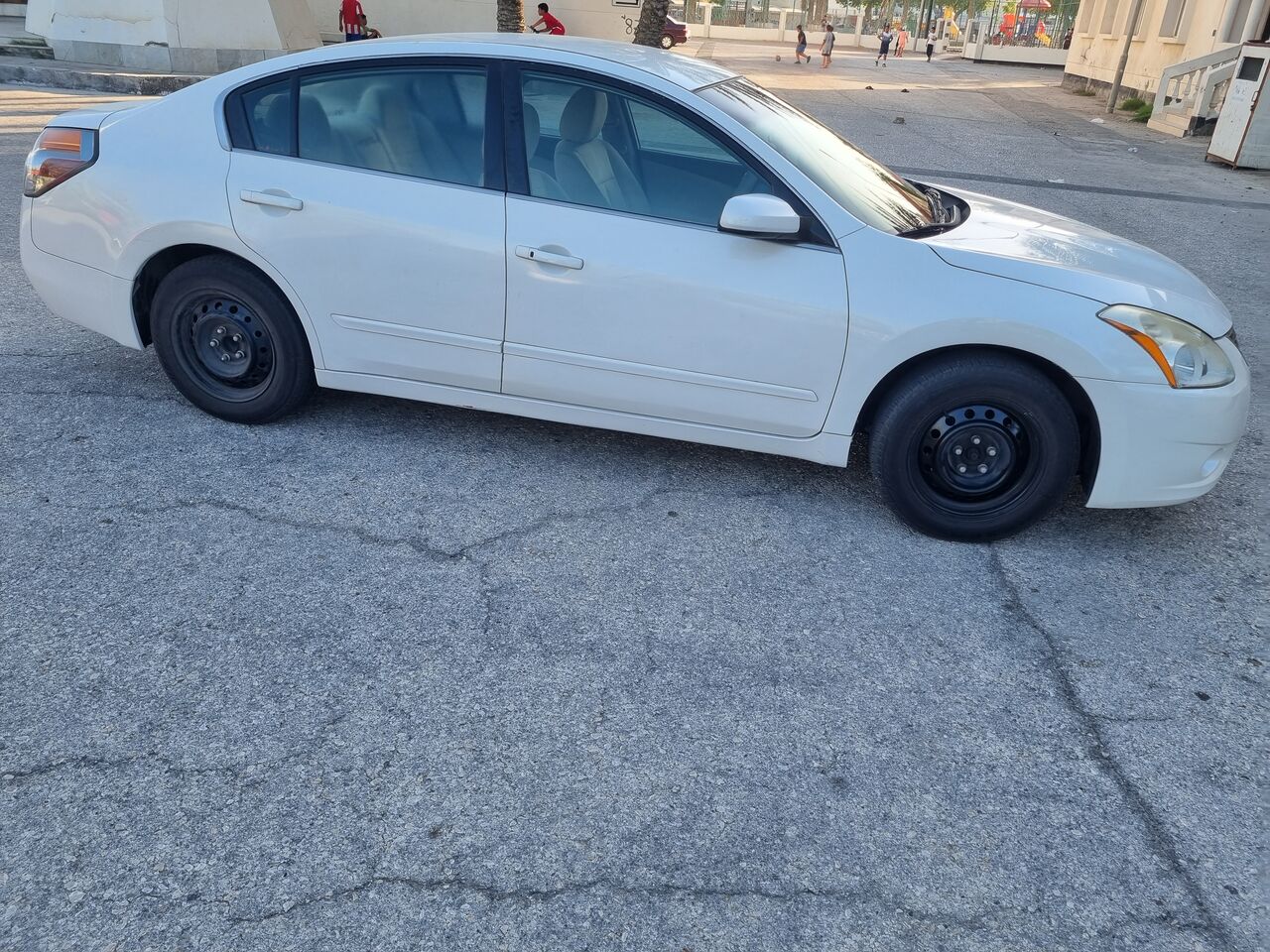 Manama, Vehicles, Cars & Trucks , BHD 1400,  Nissan Altima,  2012,  Automatic,  200000 KM,  Altima Nissan  For Sale