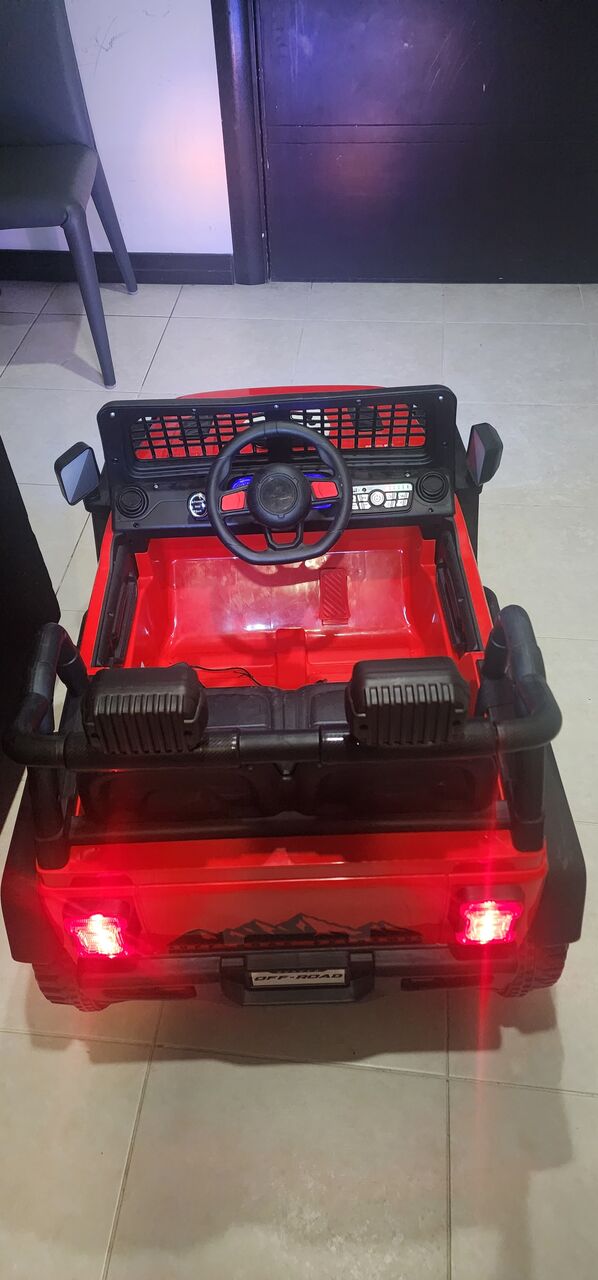 Juffair, Toys & Games, BHD 35,  Toy Jeep /  Toy Car