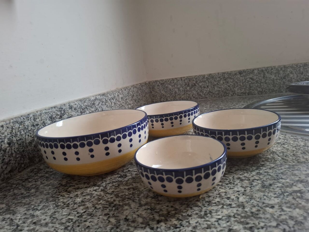 Hidd, Household Items, BHD 1,  Glass Dinner Set And Other Glassware For Sale