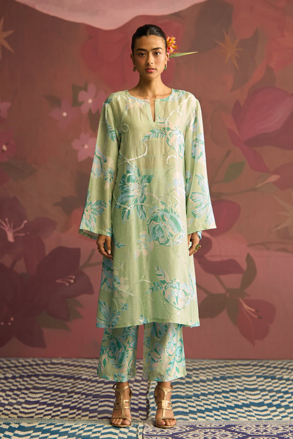 Mumbai, Clothing & Accessories, INR 25000,  Festive Collection Highlight