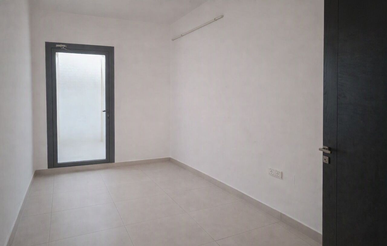 Jidhafs, Apartments, Flats, Houses & Villas, BHD 150/month,  1 BR,  For Rent One Bedroom Flat In Jidhafs Inclusive With Electricity