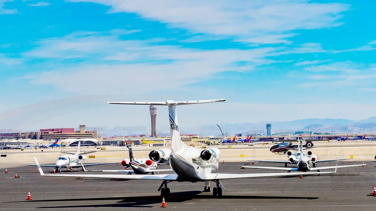 New York, Travel, Delta Air Lines Operates From Terminal 1 At Harry Reid
