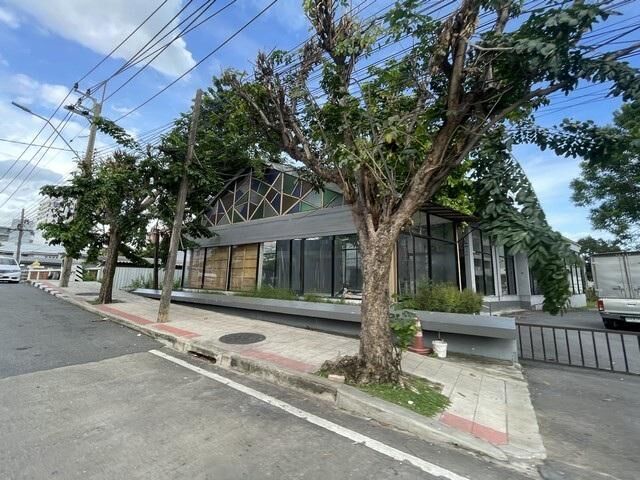Bangkok, Villas, THB 170000,  636 Sq. Feet,  Land For Rent 636 Sq M With Buildings. One-story Building Sukonthasawat Rd. Nuanchan