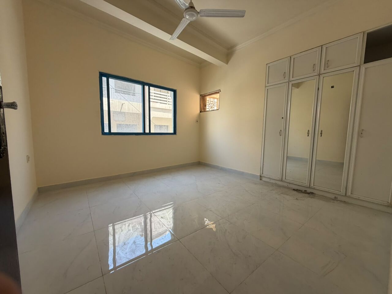 Salmaniya, Apartments, Flats, Houses & Villas, BHD 190/month,  2 BR,  Unfurnished Apartment For Rent In Salmaniya | Behind Salmaniya Discount Center