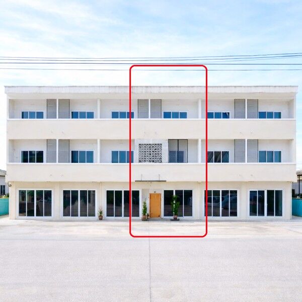 Bangkok, Villas, THB 9999,  25 Sq. Feet,  Wongsakorn Market 400 M. Townhome For Rent, 3 Floors, 2 Bedrooms, 3 Bathrooms