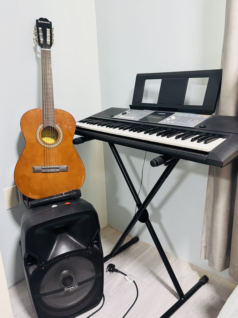 Dammam, Musical Instruments, SAR 750,  Yamaha Keyboard With Stand, Speaker With Cordless Mic And Guitar