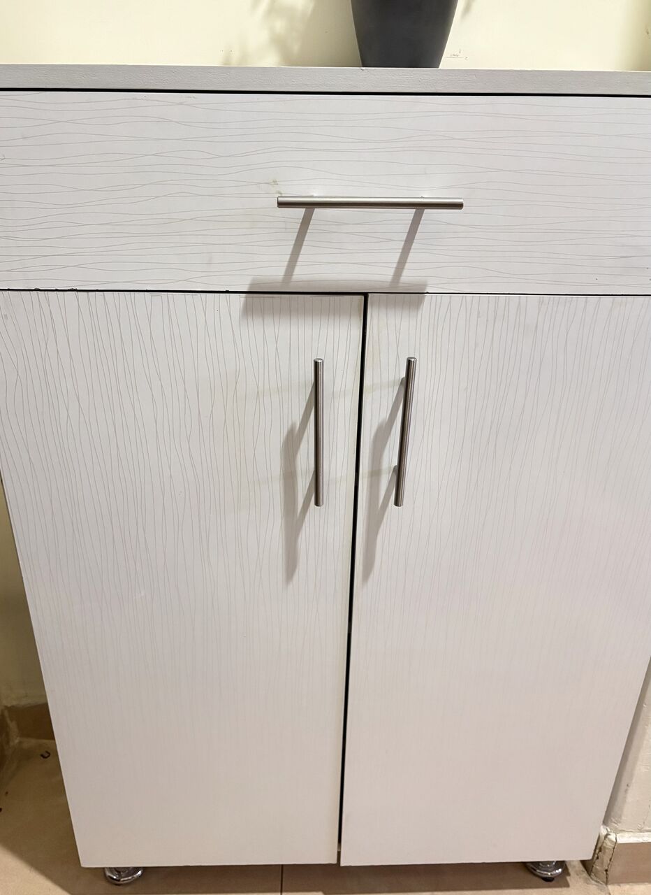 Riyadh, Furniture, SAR 800,  Household Furniture For Sale