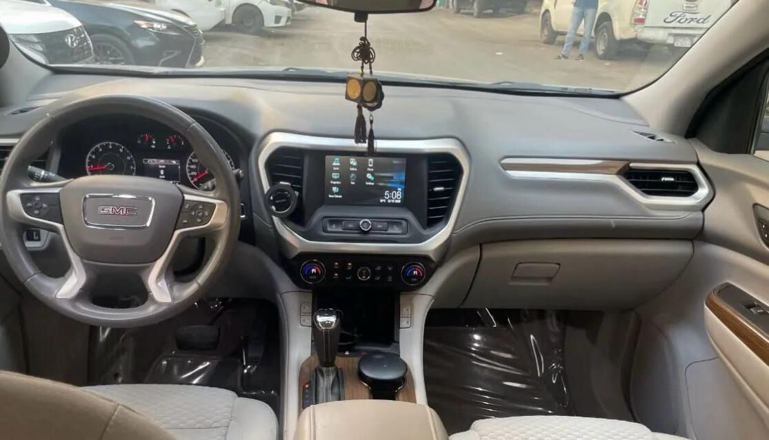 Riyadh, Vehicles, Cars & Trucks , SAR 80,  Gmc Acadia,  2019,  Automatic,  34200 KM,  SLE 2  FWD, 4 Cylinder