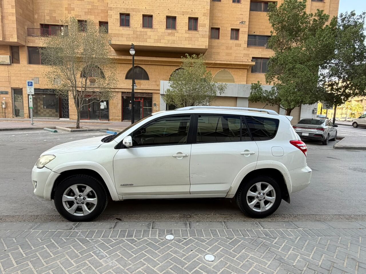 Riyadh, Vehicles, Cars & Trucks , SAR 30000,  Toyota RAV4,  2012,  Automatic,  178689 KM,    Full Option (Limited Edition) &ndash; For Sale