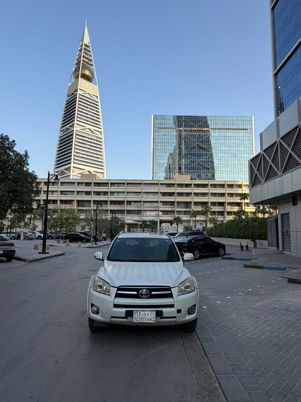 Riyadh, Vehicles, Cars & Trucks , SAR 30000,  Toyota RAV4,  2012,  Automatic,  178689 KM,    Full Option (Limited Edition) &ndash; For Sale