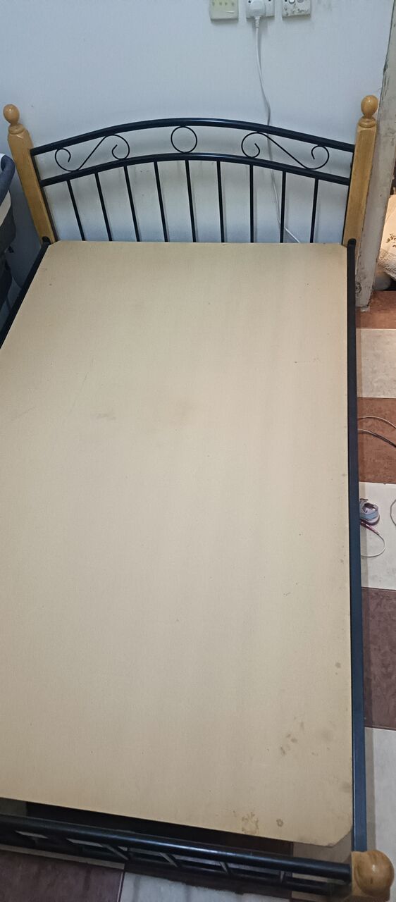 Al Iskan, Furniture, SAR 200,  Queen Size Bed For Sale