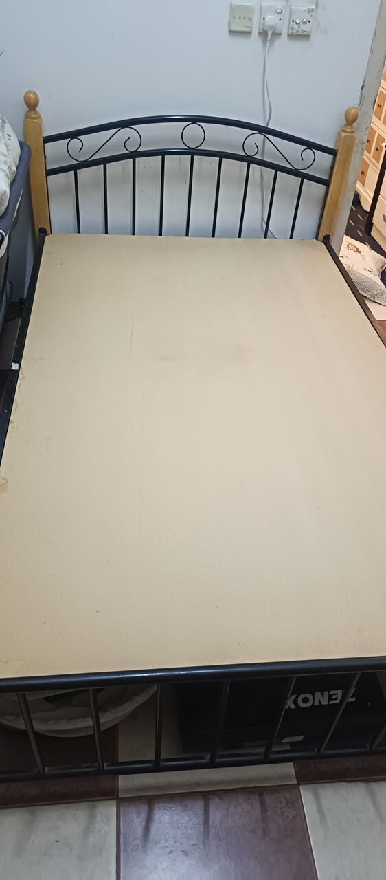 Al Iskan, Furniture, SAR 200,  Queen Size Bed For Sale