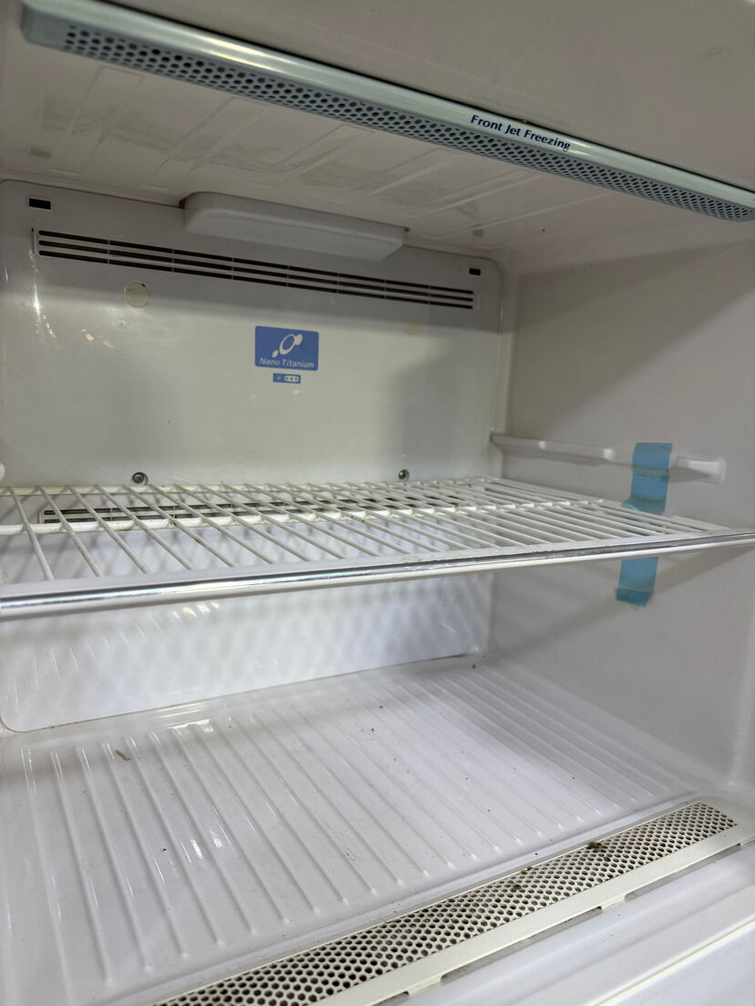 Al Wizarat, Appliances, SAR 699,  HITACHI FRONT JET FREEZING FOR SALE
