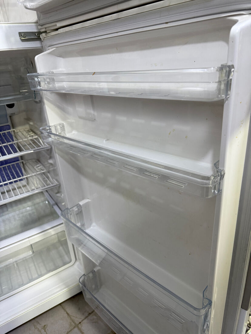 Al Wizarat, Appliances, SAR 699,  HITACHI FRONT JET FREEZING FOR SALE