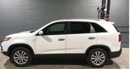 Tubli, Vehicles, Cars & Trucks , BHD 1500,  2011 Kia Sorento,  2011,  Automatic,  250000 KM,  Buy And Drive 1500 Bd Only Kia Sorento V6 Very Clean And Smooth Drive Ac Good