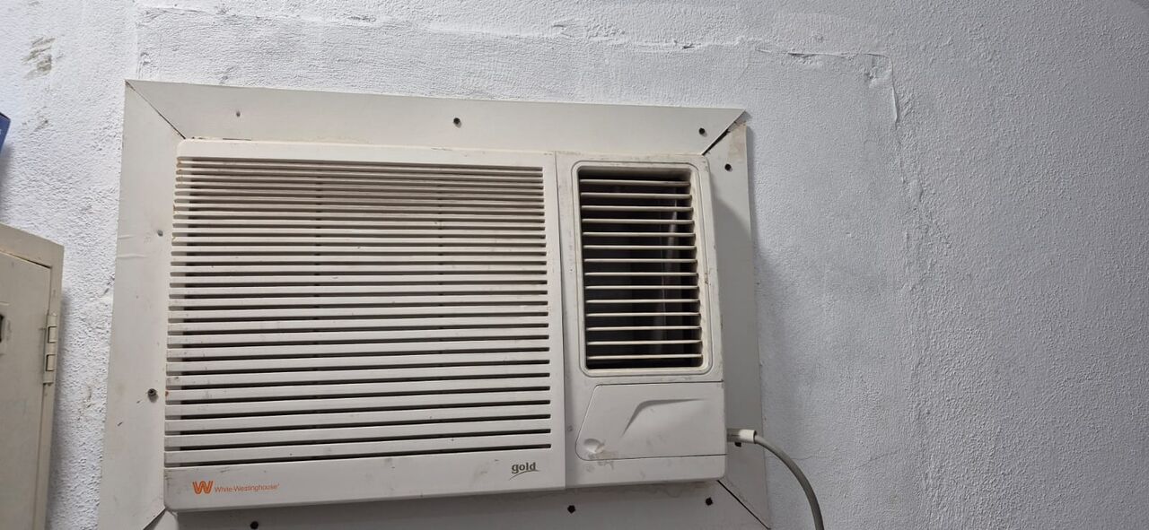Jubail, Furniture, SAR 500,  Windown Ac 1.5 Ton White Westinghouse Only By 500sr