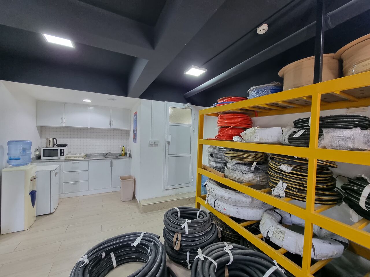 Manama, Shops, BHD 350,  90 Sq. Meter,  New Showroom / Workshop / Offices