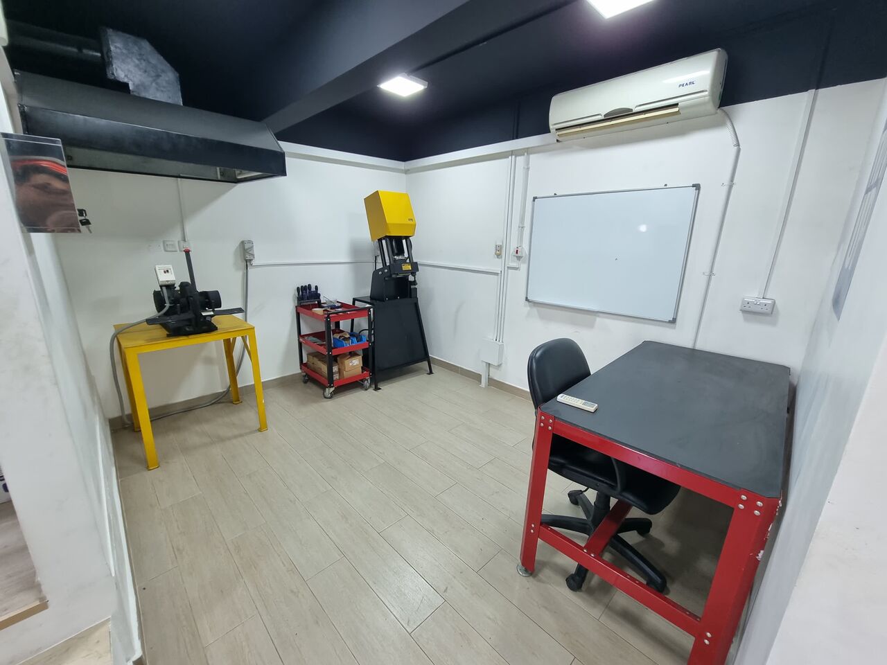 Manama, Shops, BHD 350,  90 Sq. Meter,  New Showroom / Workshop / Offices