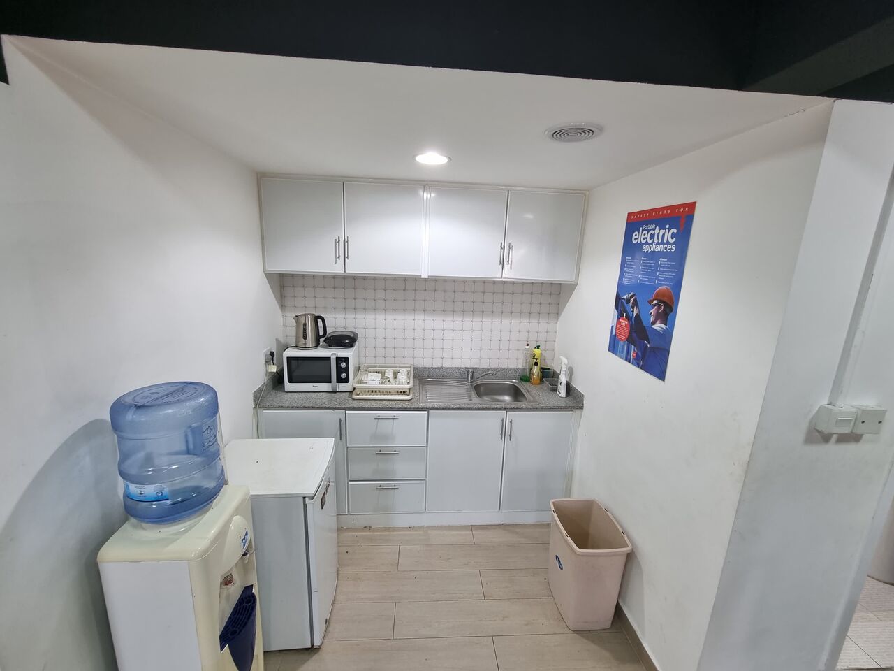 Manama, Shops, BHD 350,  90 Sq. Meter,  New Showroom / Workshop / Offices
