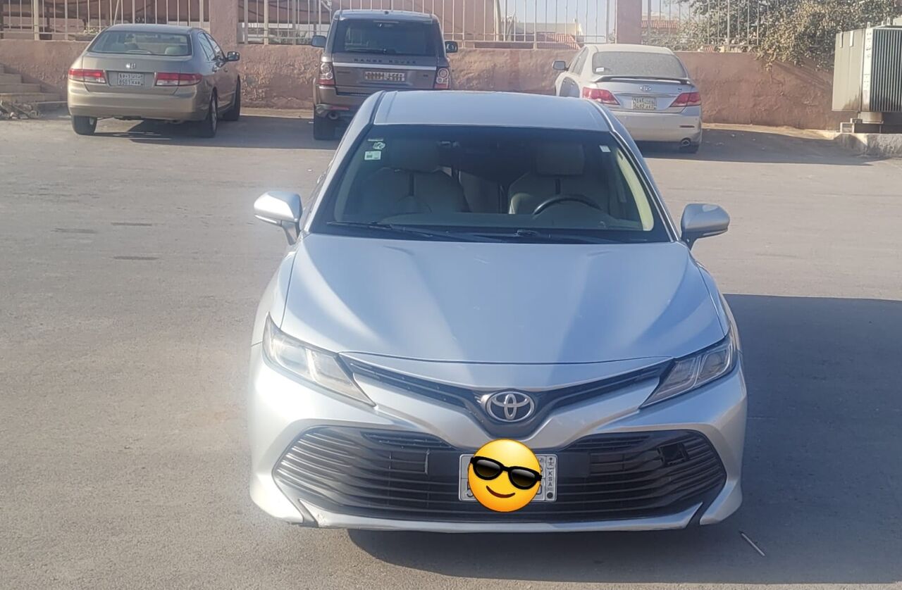 Riyadh, Vehicles, Cars & Trucks , SAR 49000,  Toyota Camry,  2020,  Automatic,  115786 KM,  Camry LE Silver  For Sale