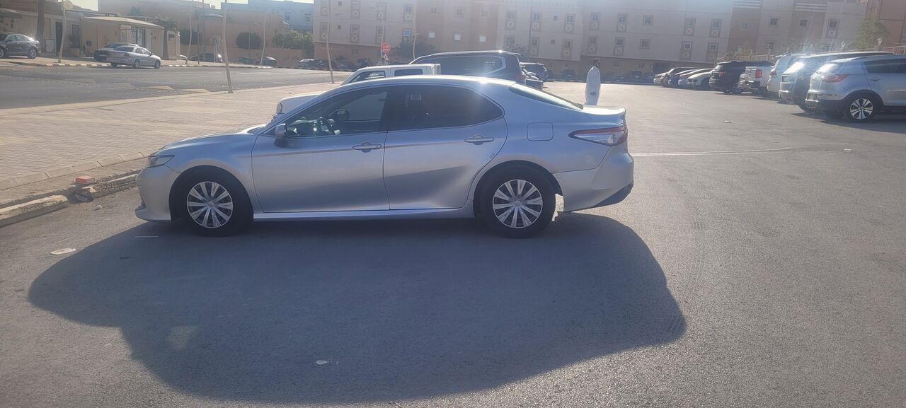 Riyadh, Vehicles, Cars & Trucks , SAR 49000,  Toyota Camry,  2020,  Automatic,  115786 KM,  Camry LE Silver  For Sale
