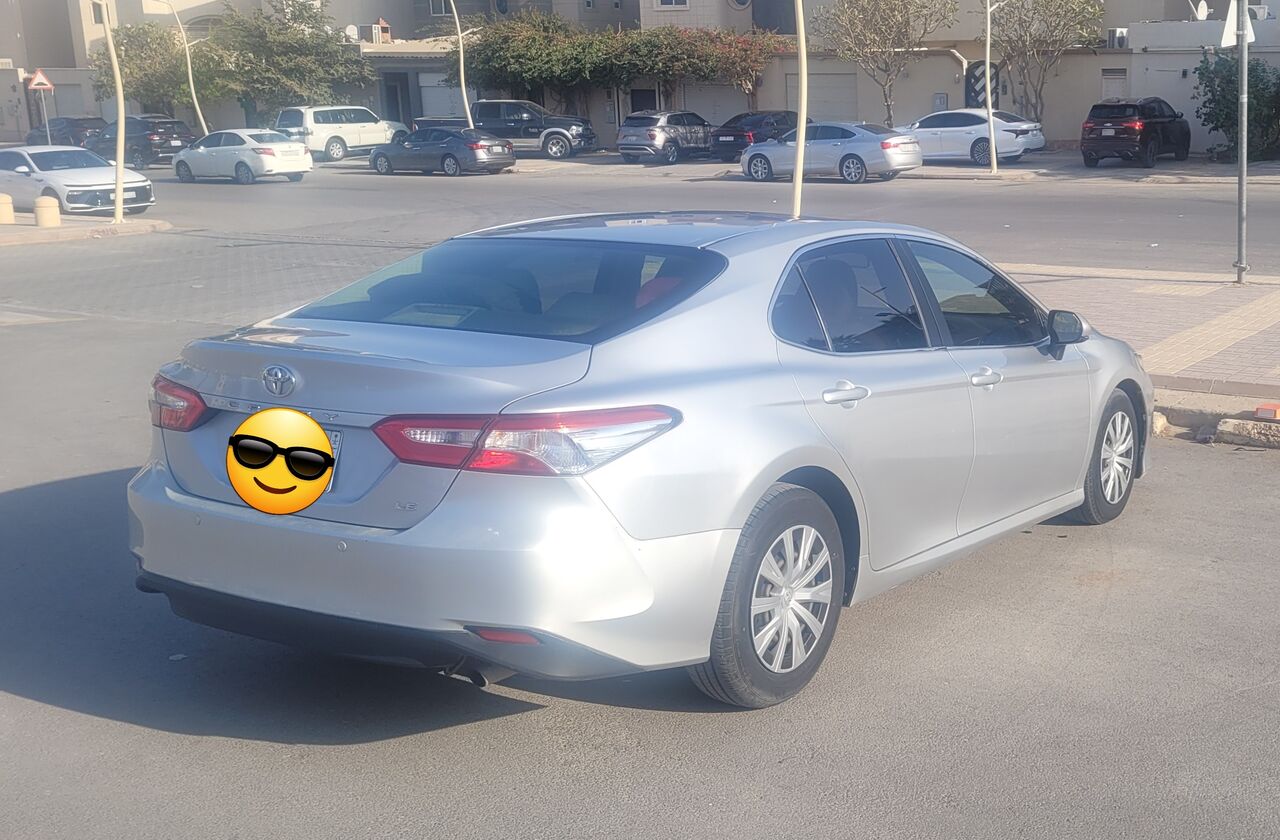 Riyadh, Vehicles, Cars & Trucks , SAR 49000,  Toyota Camry,  2020,  Automatic,  115786 KM,  Camry LE Silver  For Sale