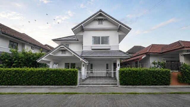 Bangkok, Real Estate For Sale, THB 2790000,  3 BR,  60 Sq. Feet,  Suitable For Investment And Rental. Hang Dong Village, Behind Kad Farang, Next To An