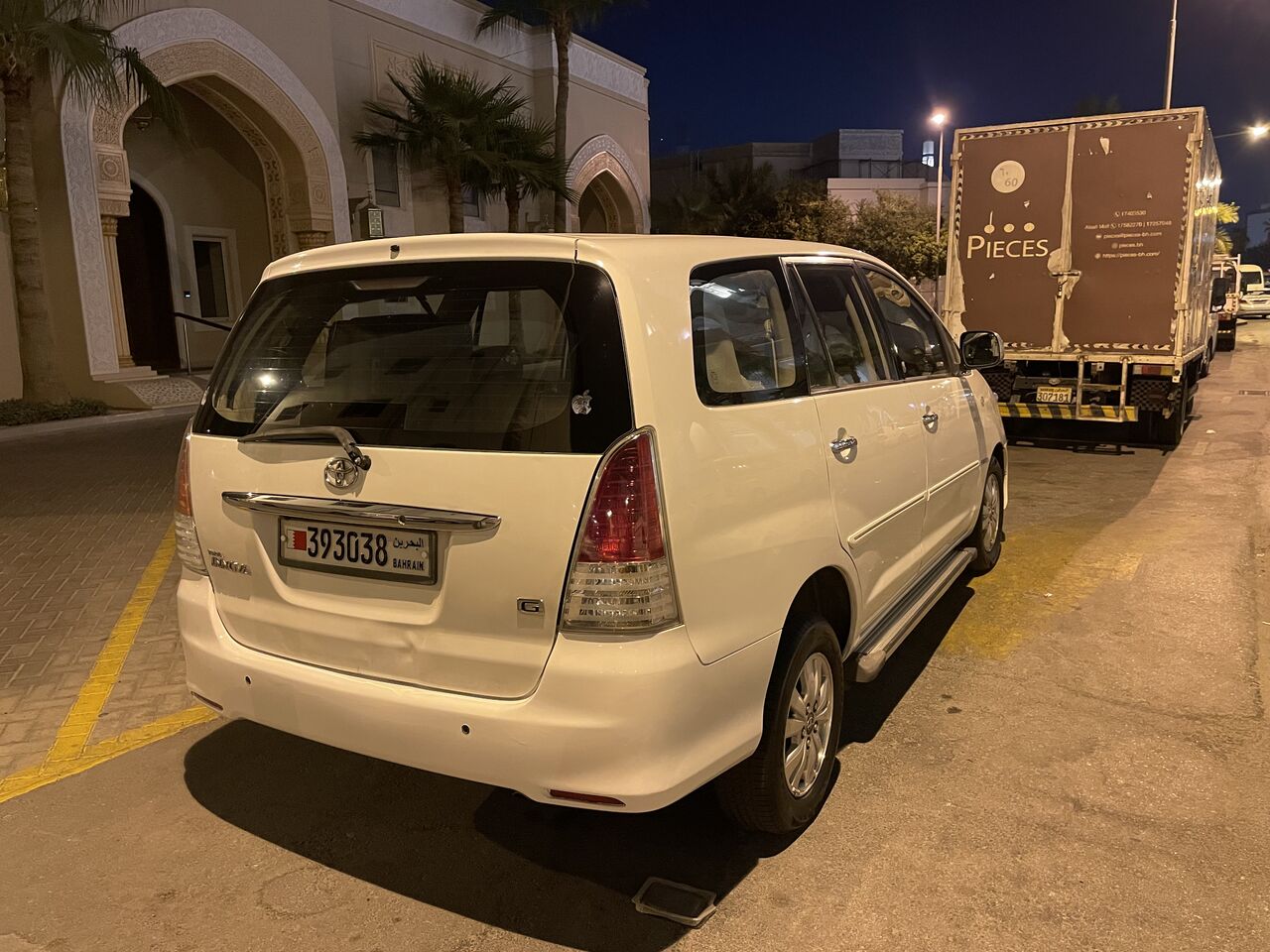 Manama, Vehicles, Cars & Trucks , BHD 2600,  Toyota Innova,  2011,  Automatic,  177500 KM,   For Sale