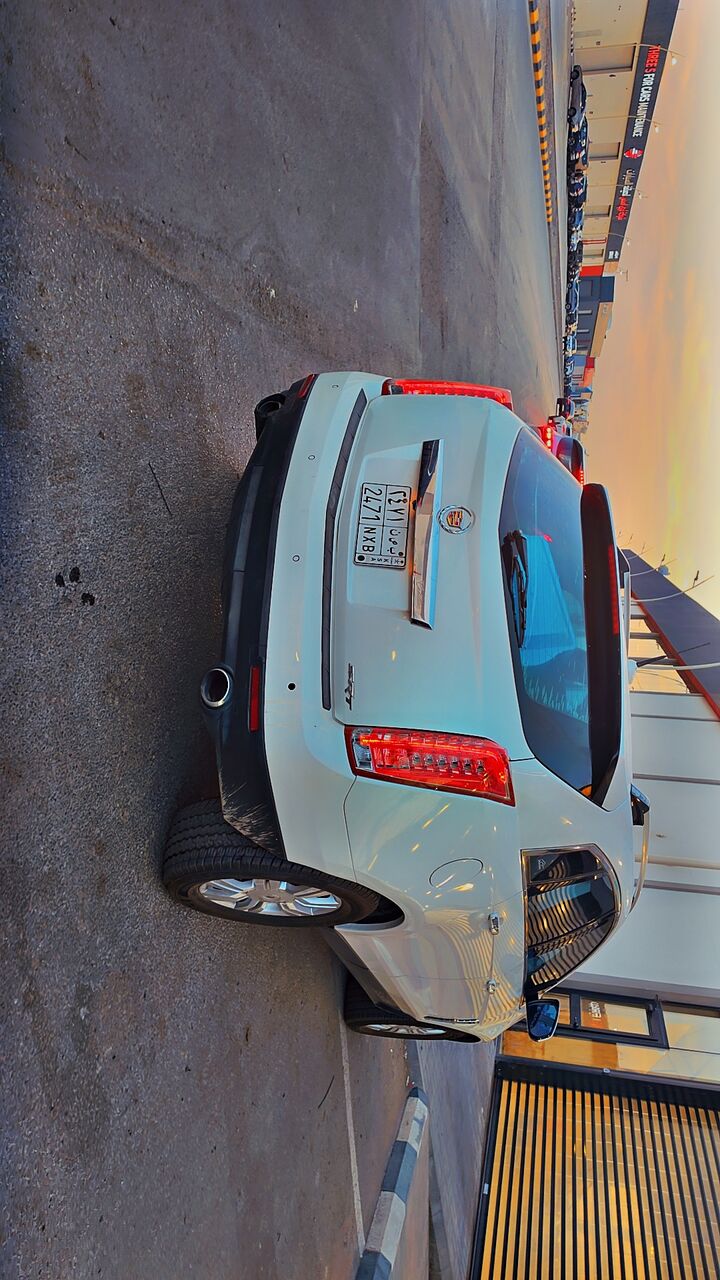 Riyadh, Vehicles, Cars & Trucks , SAR 20000,  Cadillac XRS 2011 V6,  2011,  Automatic,  277000 KM,    277,000km