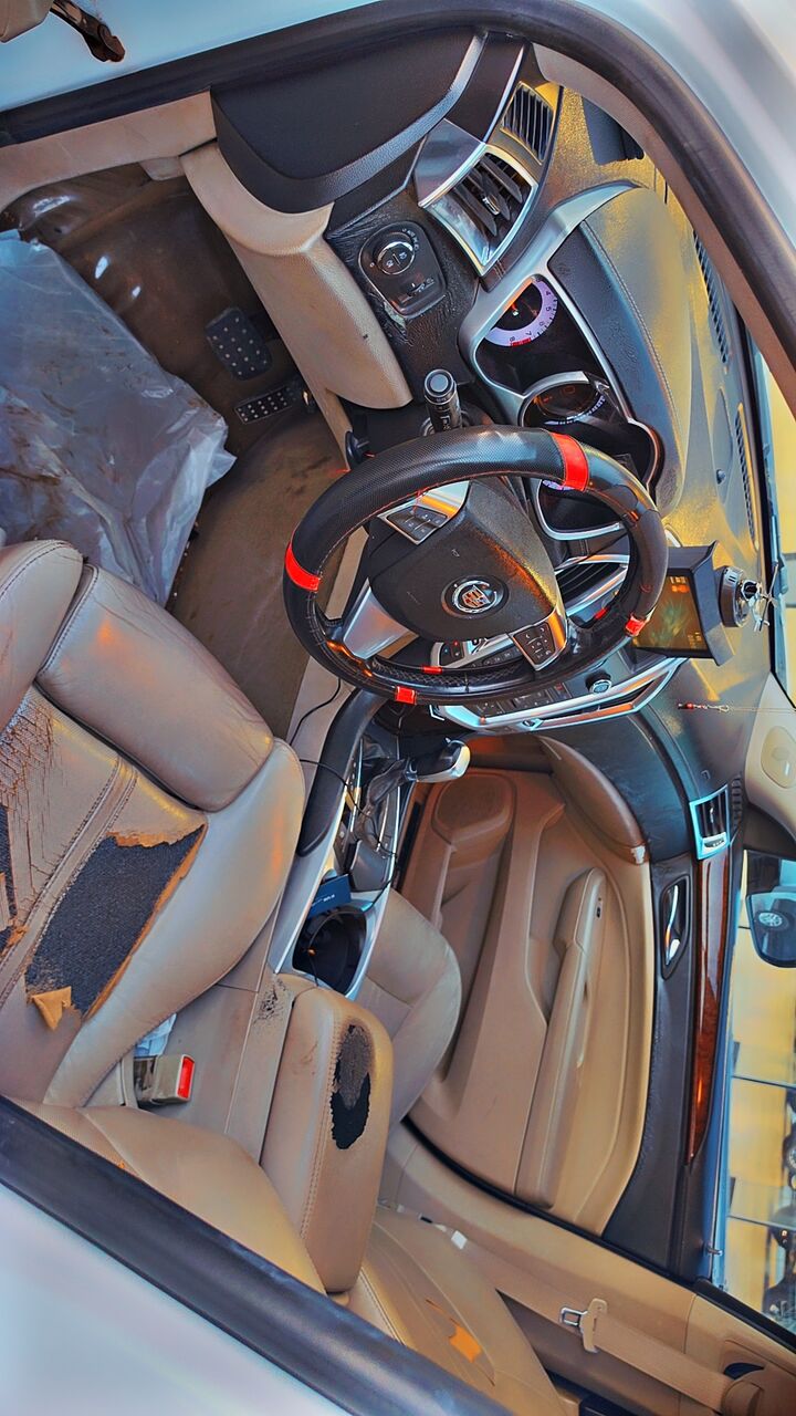 Riyadh, Vehicles, Cars & Trucks , SAR 20000,  Cadillac XRS 2011 V6,  2011,  Automatic,  277000 KM,    277,000km