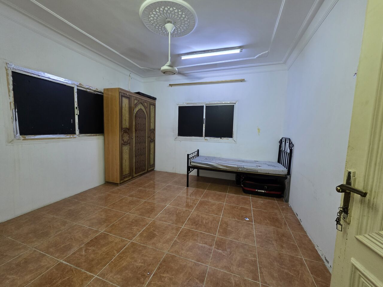 Jeddah, Rooms for Rent, SAR 521/month,  3 Sq. Meter,  Room Available At Bachelors Aprtmt: Ar Rehab-521 SAR