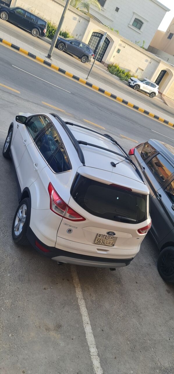 Riyadh, Vehicles, Cars & Trucks , SAR 40000,  Ford Escape,  2014,  Automatic,  281000 KM,