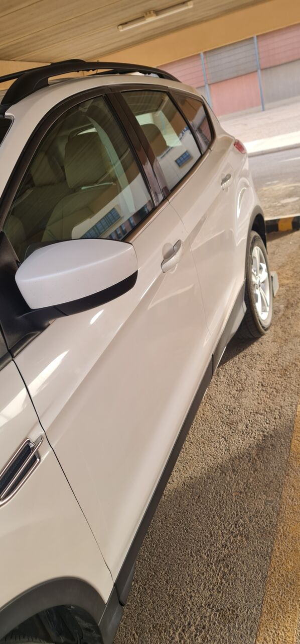 Riyadh, Vehicles, Cars & Trucks , SAR 40000,  Ford Escape,  2014,  Automatic,  281000 KM,