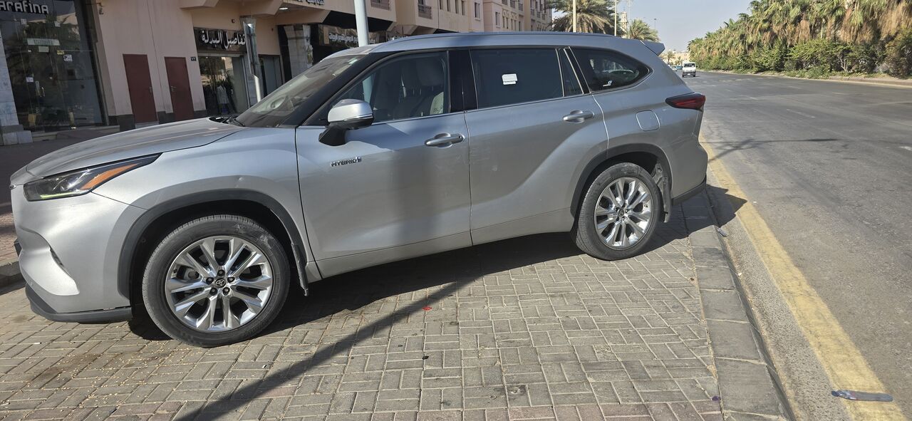 Riyadh, Vehicles, Cars & Trucks , SAR 117000,  Toyota Highlander Limited 2023,  2023,  Automatic,  175000 KM,