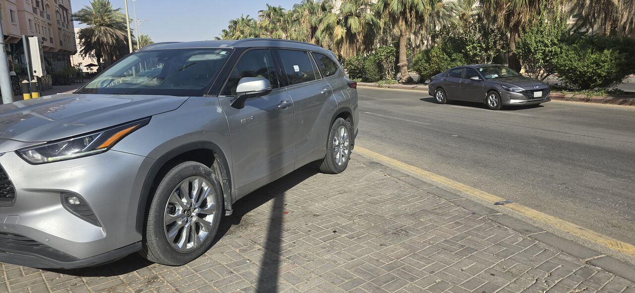 Riyadh, Vehicles, Cars & Trucks , SAR 117000,  Toyota Highlander Limited 2023,  2023,  Automatic,  175000 KM,