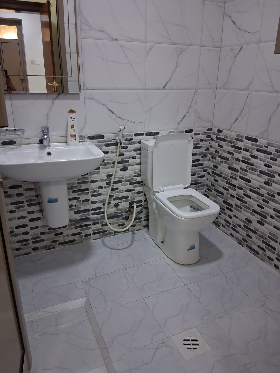 Janabiya, Holiday/Vacation Rentals, BHD 330/month,  2 BR,  Luxury Furnished 2 Bedroom Apartment | Janabiya | Daily & Monthly