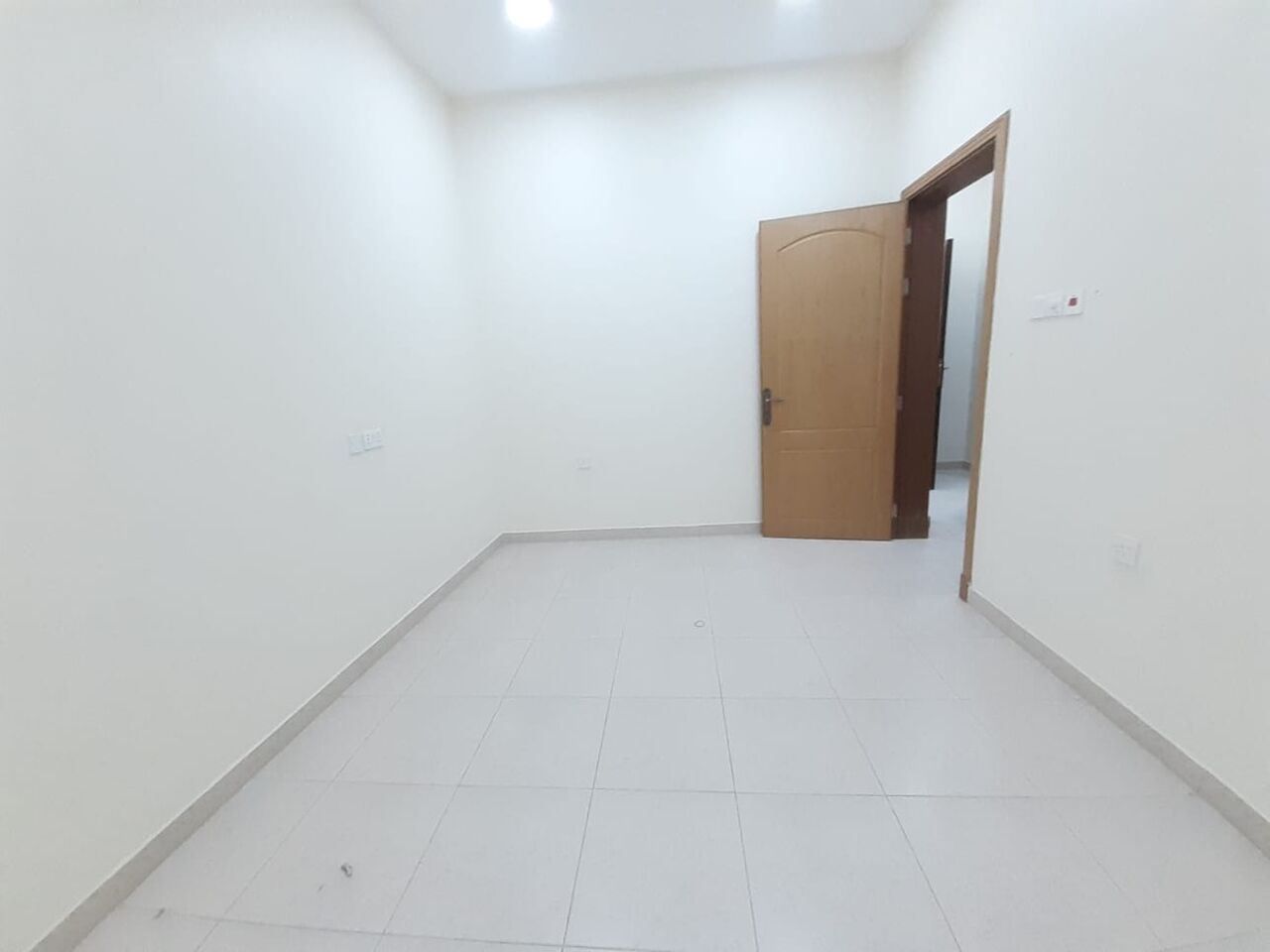 Hoora, Apartments, Flats, Houses & Villas, BHD 190/year,  2 BR,  Apartment For Rent In Hoora Semi Furnished With Electricity 2bhk