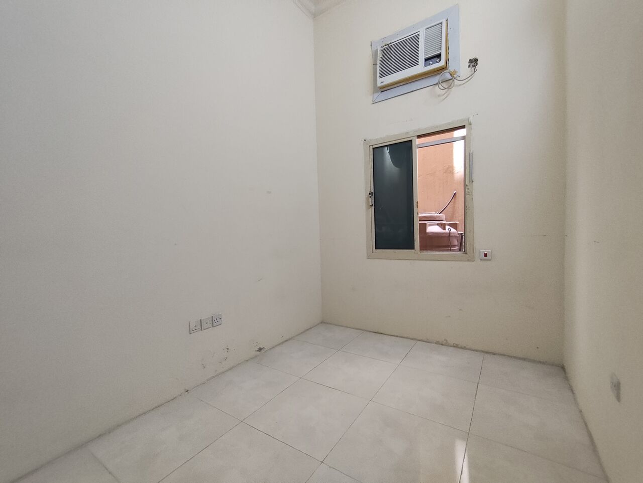 Segaya, Apartments, Flats, Houses & Villas, BHD 75/year,  1 BR,  Sagaya:- Groundfloor Studio Flat On Rent With Ac..
