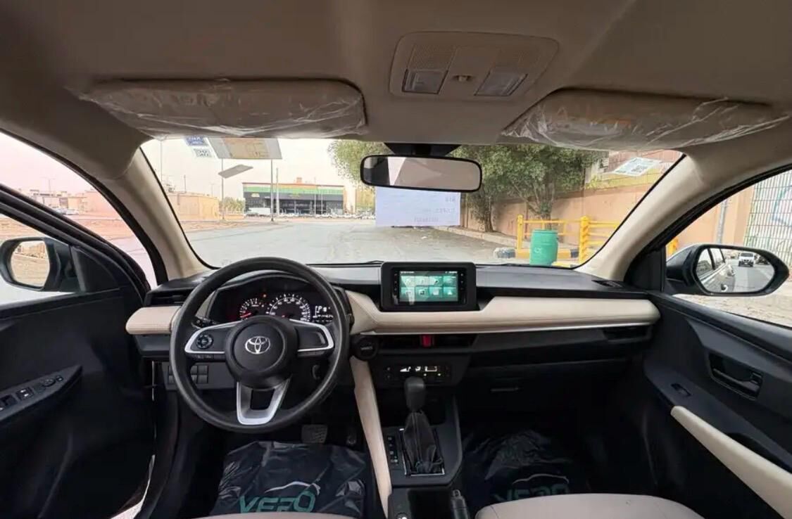 Riyadh, Vehicles, Cars & Trucks , SAR 43500,  TOYOTA YARIS  Y SILVER,  2023,  Automatic,  140000 KM,  MID OPTION NEAT AND CLEAN 6