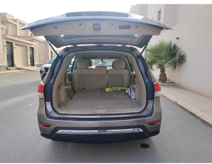 Riyadh, Vehicles, Cars & Trucks , SAR 27000,  Nissan Pathfinder,  2014,  Automatic,  302000 KM,