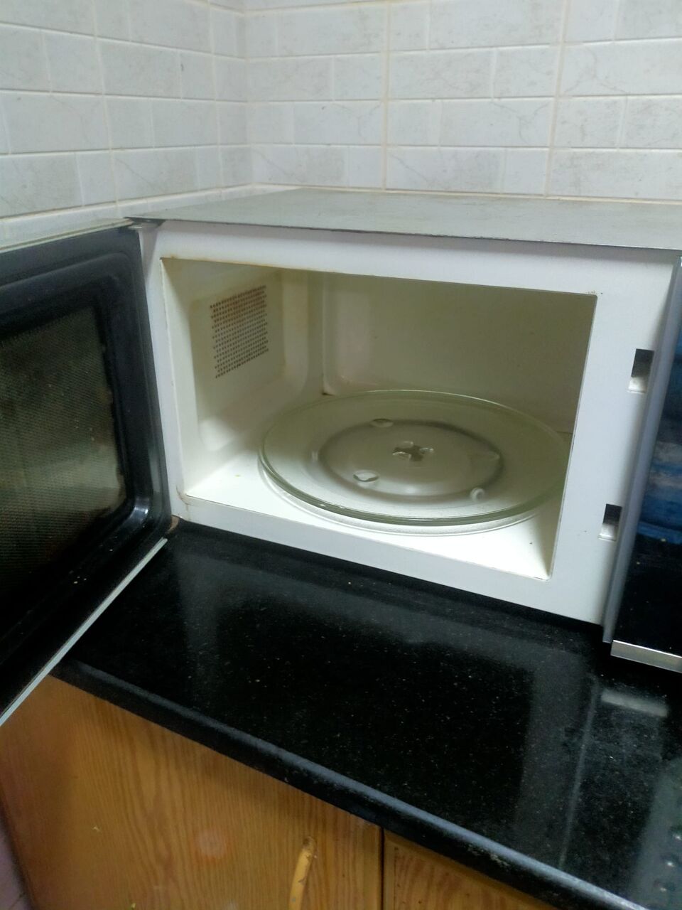 Manama, Furniture, BHD 10,  Microwave